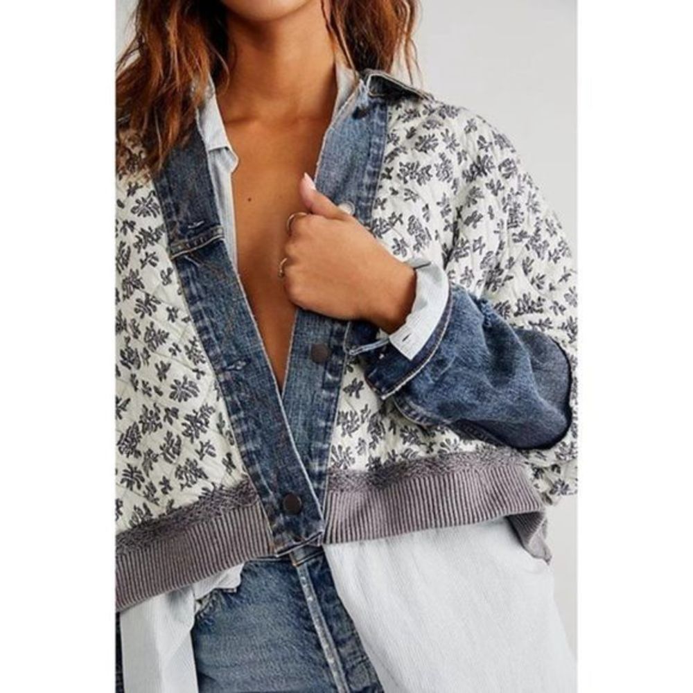 Free People Cropped Denim & Floral Print Jacket in Blue and White - Picture 3 of 16